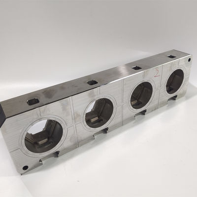 Maßgeschneiderte Formen aus Edelstahl. Präzisionswerkzeuge für tägliche Verpackungen.