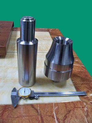 Hochtoleranz-Form-Kern und Hohlraumblöcke -- CNC-Bearbeitungsstücke