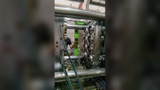 Form zur Abdeckung der Spiegeloberfläche